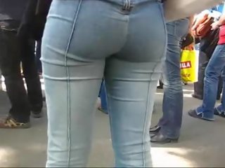 Pakaļa uz ciešas pocketless džinsi